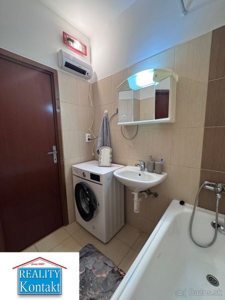 Kiadó 1 szobás lakás, 1 szobás lakás, Nové Zámky, Szlovákia