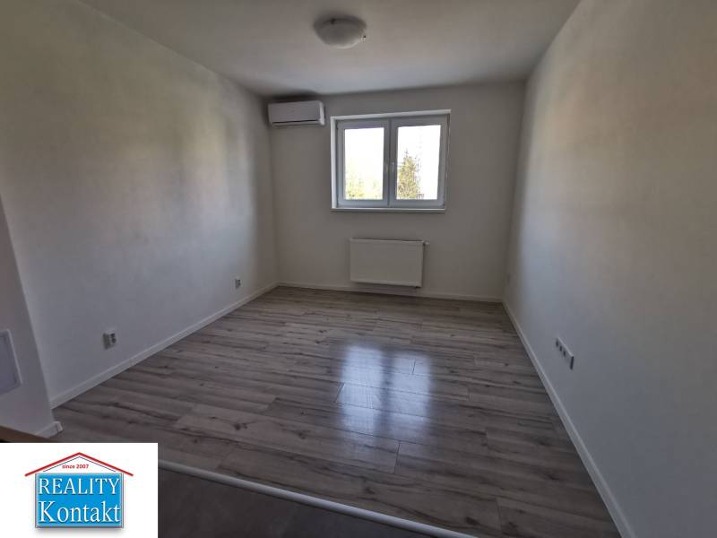 Kiadó 1 szobás lakás, 1 szobás lakás, Nové Zámky, Szlovákia