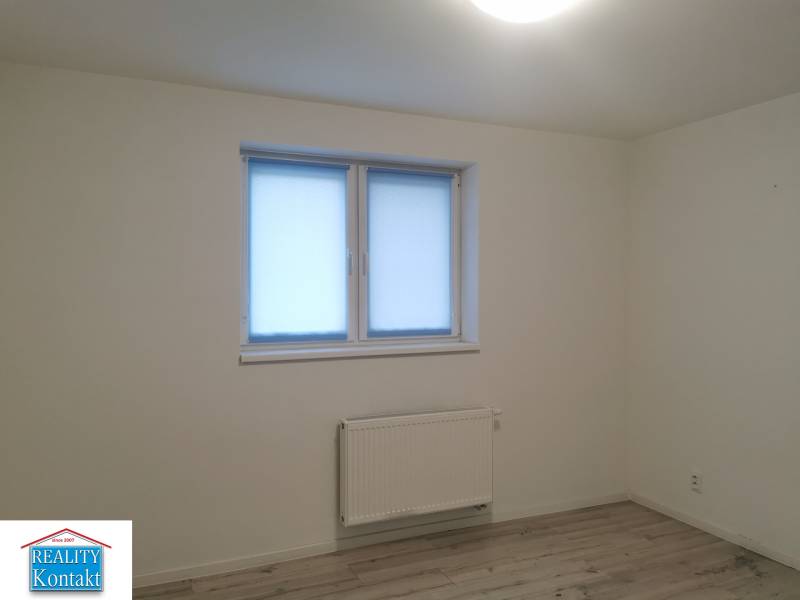 Kiadó 1 szobás lakás, 1 szobás lakás, Nové Zámky, Szlovákia