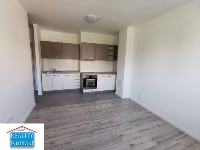 Kiadó 1 szobás lakás, 1 szobás lakás, Nové Zámky, Szlovákia