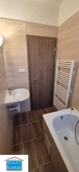 Kiadó 2 szobás lakás, 2 szobás lakás, Centrum, Nové Zámky, Szlovákia