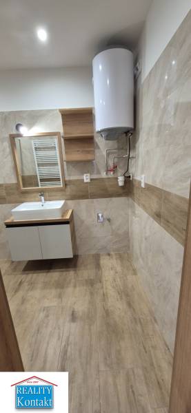 Kiadó 1 szobás lakás, 1 szobás lakás, Nové Zámky, Szlovákia