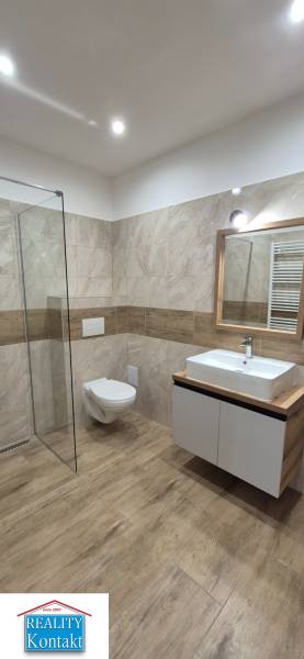 Kiadó 1 szobás lakás, 1 szobás lakás, Nové Zámky, Szlovákia