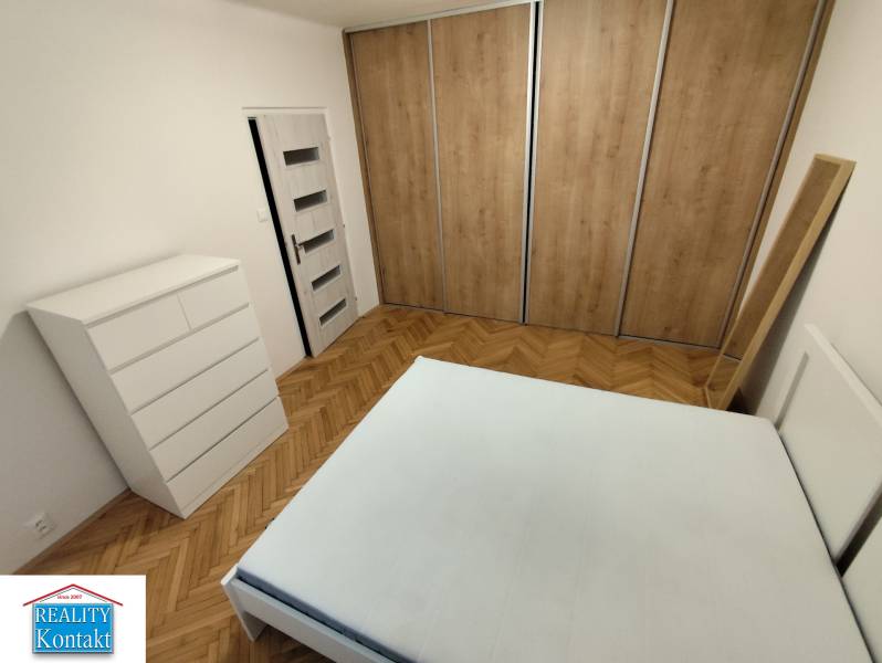 Kiadó 1 szobás lakás, 1 szobás lakás, Nové Zámky, Szlovákia