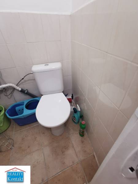Kiadó Üzlethelység, Üzlethelység, Nové Zámky, Szlovákia