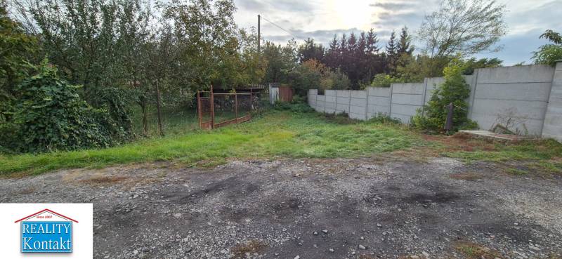 Eladó kiváló kert 1640 m2 +ház - nyaraló - Pačérok Kolárovo