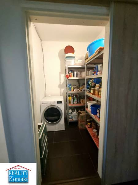 Kiadó 3 szobás lakás, 3 szobás lakás, M.R.Štefánika, Nové Zámky, Szlov