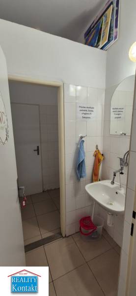 Kiadó Irodahelység, Irodahelység, M.R.Štefánika, Nové Zámky, Szlovákia