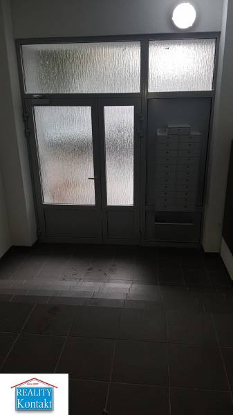 Eladó Garzonlakás, Garzonlakás, Nové Zámky, Szlovákia