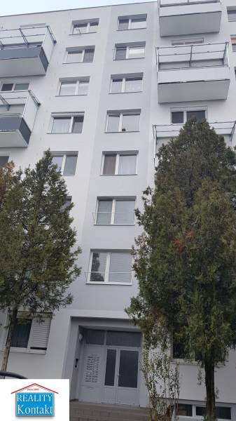 Eladó Garzonlakás, Garzonlakás, Nové Zámky, Szlovákia