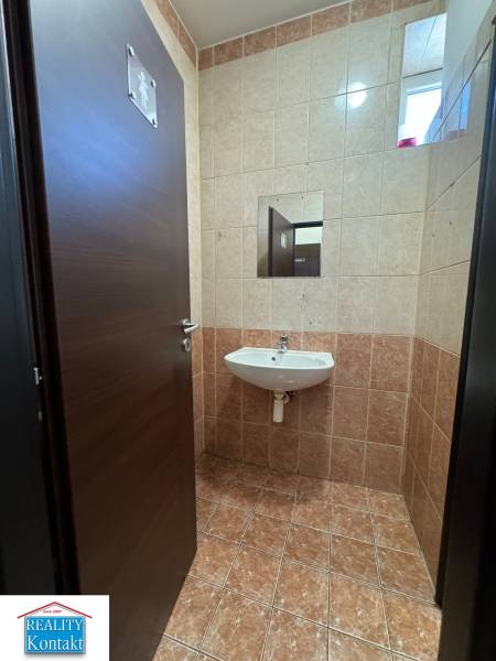 Kiadó Üzlethelység, Üzlethelység, Žerotínova bašta, Nové Zámky, Szlová