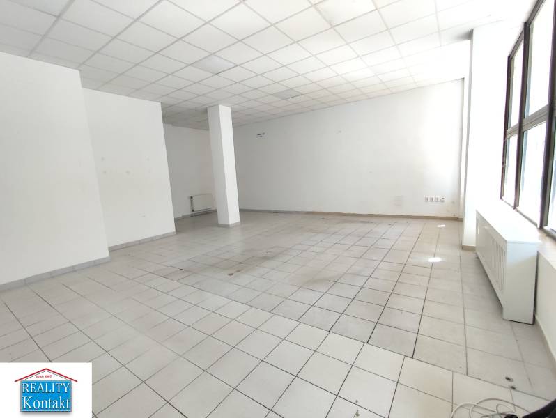 Kiadó Üzlethelység, Üzlethelység, Nové Zámky, Szlovákia