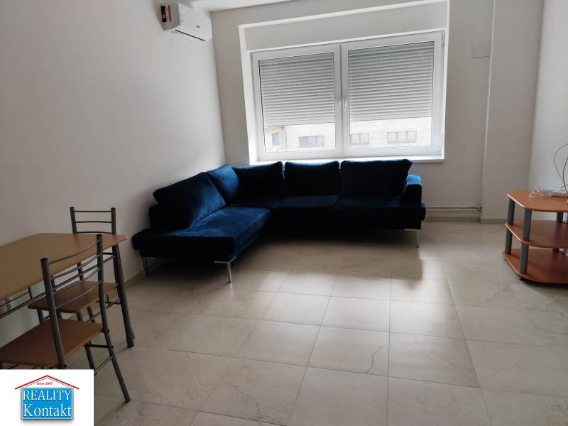 Kiadó 2 szobás lakás, 2 szobás lakás, M.R.Štefánika, Nové Zámky, Szlov