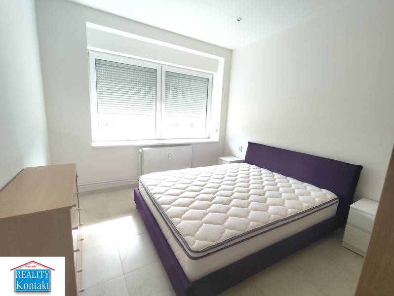 Kiadó 2 szobás lakás, 2 szobás lakás, M.R.Štefánika, Nové Zámky, Szlov