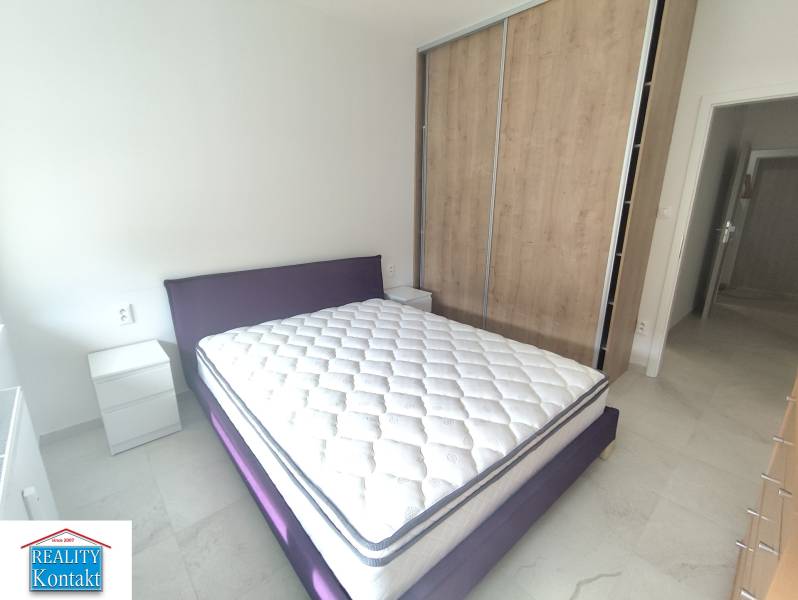 Kiadó 2 szobás lakás, 2 szobás lakás, M.R.Štefánika, Nové Zámky, Szlov