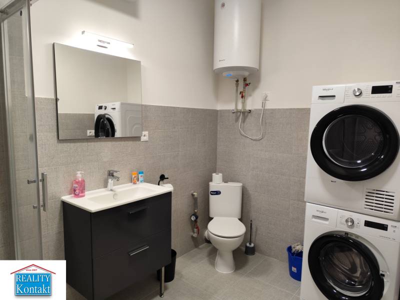 Kiadó 2 szobás lakás, 2 szobás lakás, M.R.Štefánika, Nové Zámky, Szlov