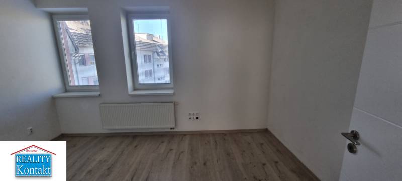 Kiadó 3 szobás lakás, 3 szobás lakás, Nové Zámky, Szlovákia