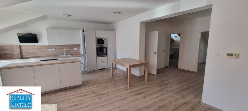 Kiadó 3 szobás lakás, 3 szobás lakás, Nové Zámky, Szlovákia