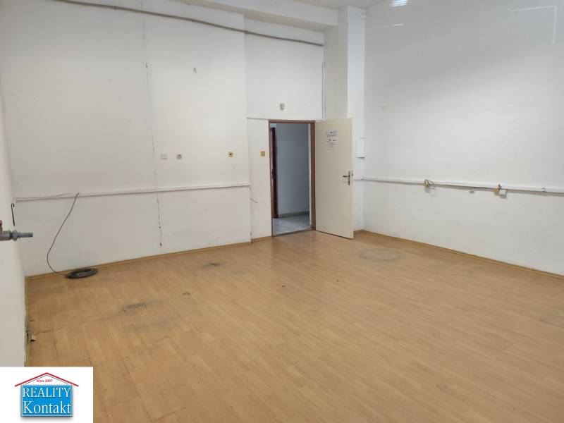 Kiadó Raktárak és ipari épületek, Raktárak és ipari épületek, Nové Zám