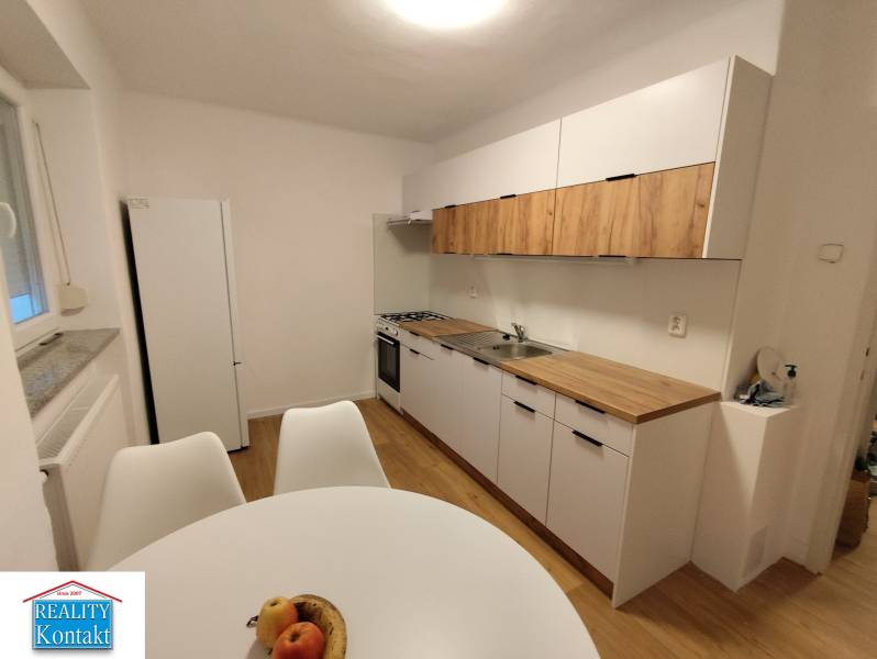 Kiadó 2 szobás lakás, 2 szobás lakás, Nové Zámky, Szlovákia