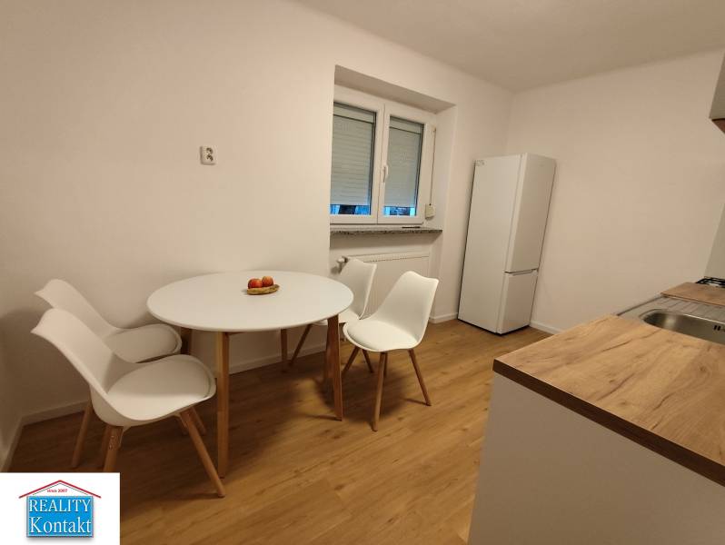 Kiadó 2 szobás lakás, 2 szobás lakás, Nové Zámky, Szlovákia