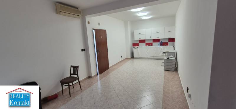 Kiadó Irodahelység, Irodahelység, Centrum, Nové Zámky, Szlovákia