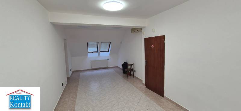 Kiadó Irodahelység, Irodahelység, Centrum, Nové Zámky, Szlovákia