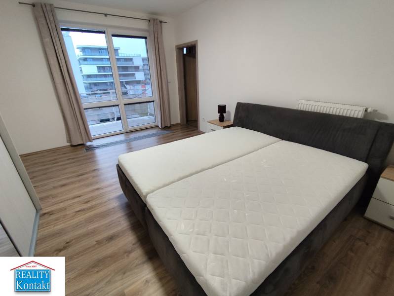 Kiadó 2 szobás lakás, 2 szobás lakás, Nové Zámky, Szlovákia