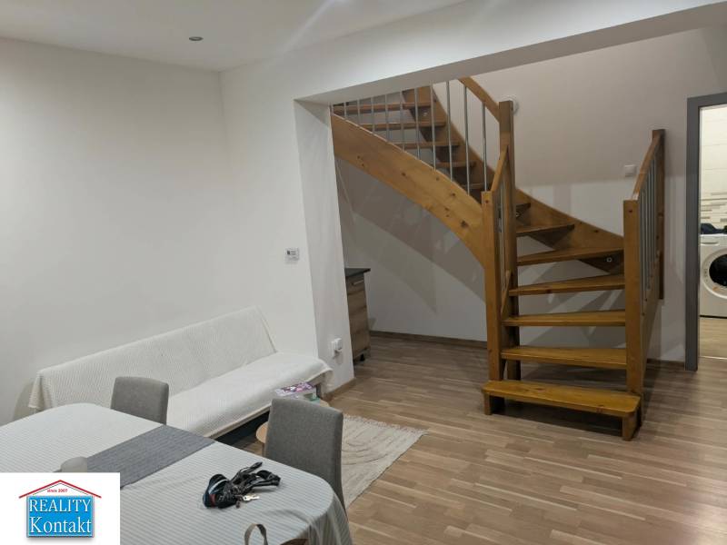 Kiadó 1 szobás lakás, 1 szobás lakás, Nové Zámky, Szlovákia