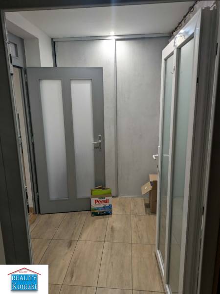 Kiadó 1 szobás lakás, 1 szobás lakás, Nové Zámky, Szlovákia