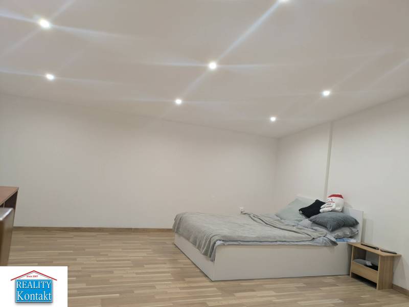 Kiadó 1 szobás lakás, 1 szobás lakás, Nové Zámky, Szlovákia