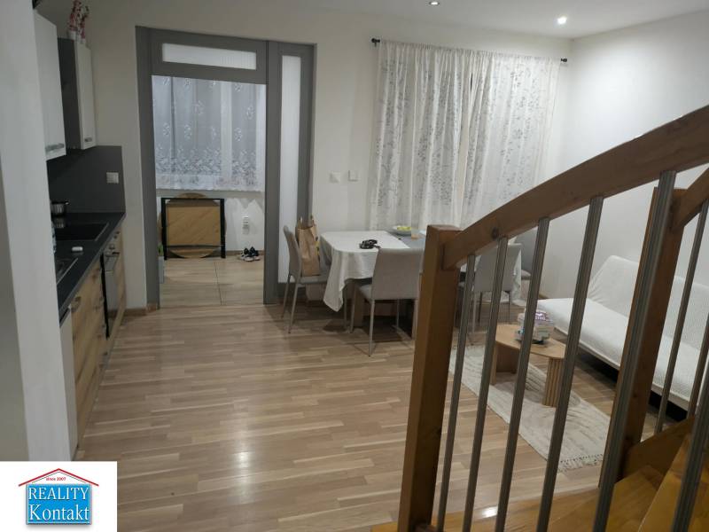 Kiadó 1 szobás lakás, 1 szobás lakás, Nové Zámky, Szlovákia