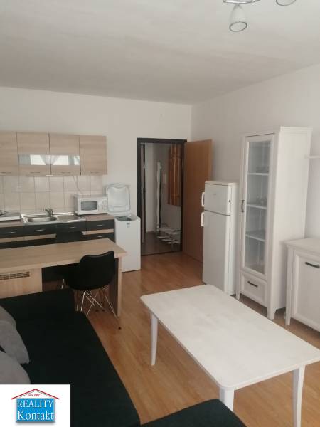 Kiadó Garzonlakás, Garzonlakás, Nábrežná, Nové Zámky, Szlovákia