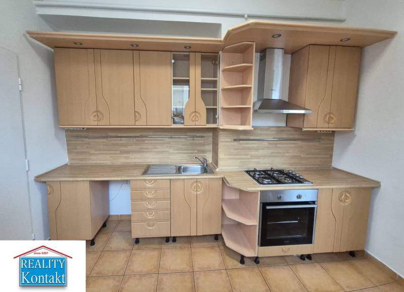 Kiadó 3 szobás lakás, 3 szobás lakás, M.R.Štefánika, Nové Zámky, Szlov