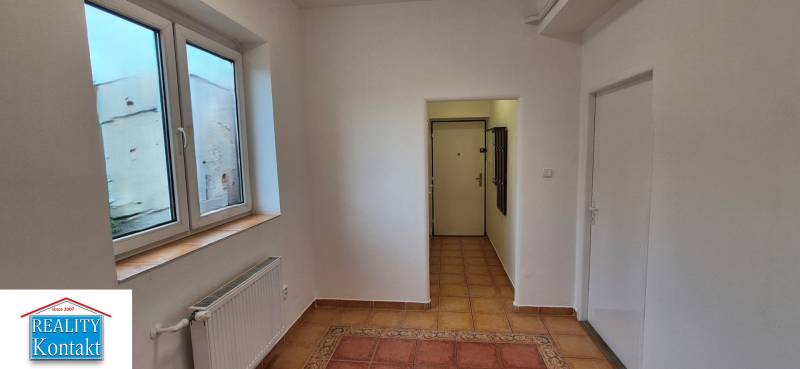 Kiadó 3 szobás lakás, 3 szobás lakás, M.R.Štefánika, Nové Zámky, Szlov