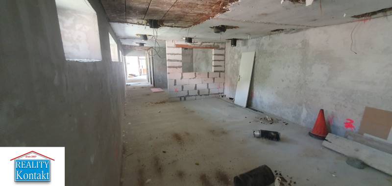 Eladó Üzlethelység, Üzlethelység, Bratov Baldigarovcov, Nové Zámky, Sz