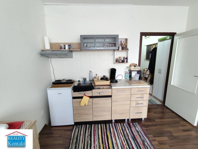 Eladó Garzonlakás, Garzonlakás, Nové Zámky, Szlovákia