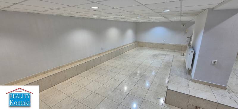 Kiadó Üzlethelység, Üzlethelység, Nové Zámky, Szlovákia