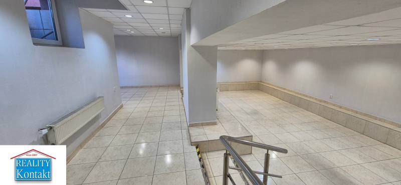Kiadó Üzlethelység, Üzlethelység, Nové Zámky, Szlovákia