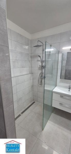Kiadó 1 szobás lakás, 1 szobás lakás, Nové Zámky, Szlovákia