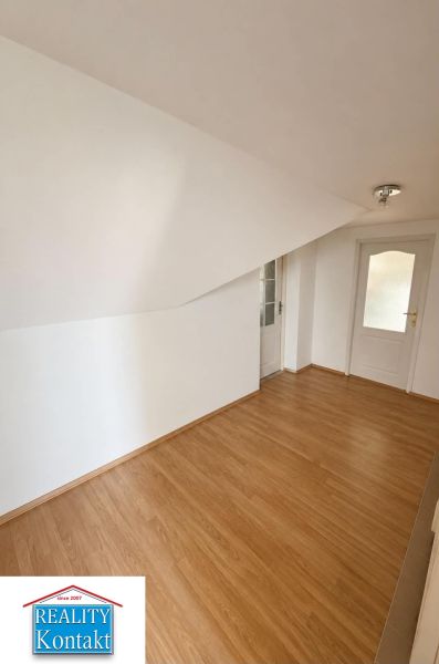 Eladó Családi ház, Családi ház, Cintorínska, Nové Zámky, Szlovákia
