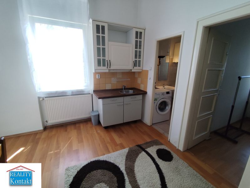Kiadó 1 szobás lakás, 1 szobás lakás, Nové Zámky, Szlovákia