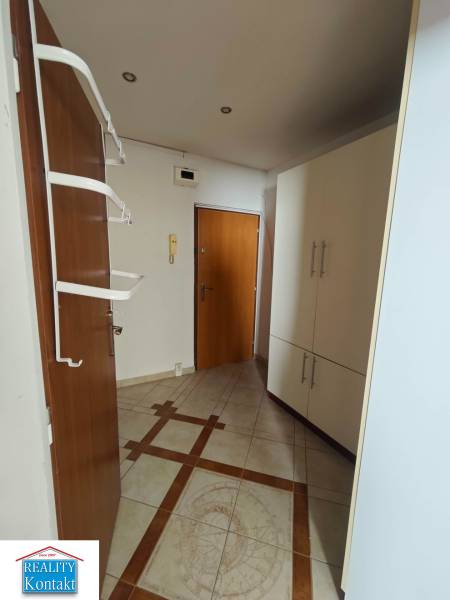 Kiadó 1 szobás lakás, 1 szobás lakás, Nové Zámky, Szlovákia