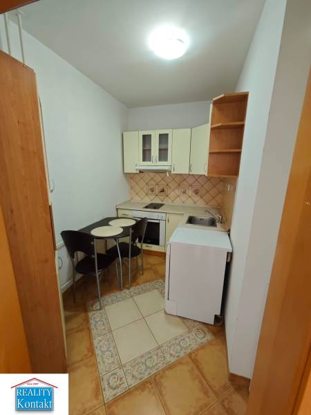 Kiadó 1 szobás lakás, 1 szobás lakás, Nové Zámky, Szlovákia