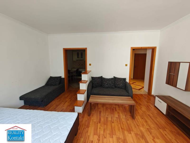 Kiadó 1 szobás lakás, 1 szobás lakás, Nové Zámky, Szlovákia